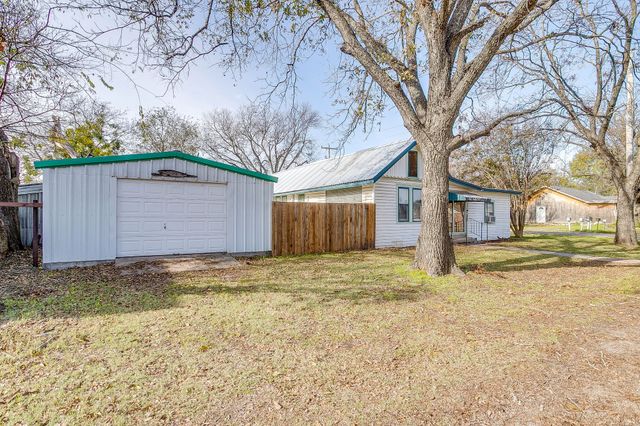 206 Bateman, Meridian, TX 76665