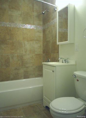 10701 Albany Street, Oak Park, MI 48237