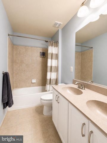 43100 ADDLESTONE PL, Ashburn, VA 20148