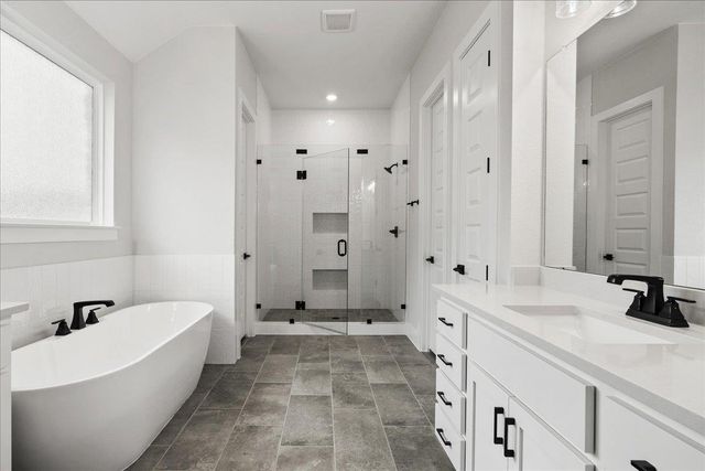 132 Lily Pad LN, Kyle, TX 78640