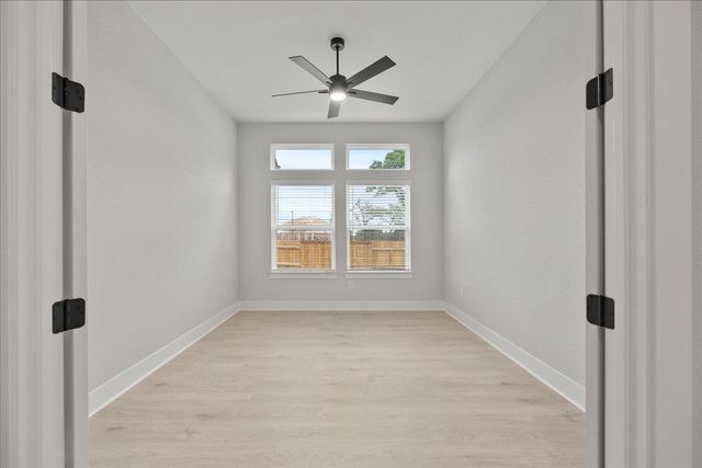 132 Lily Pad LN, Kyle, TX 78640