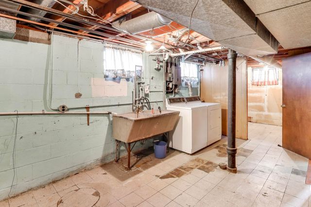 5506 Wegg Avenue, East Chicago, IN 46312