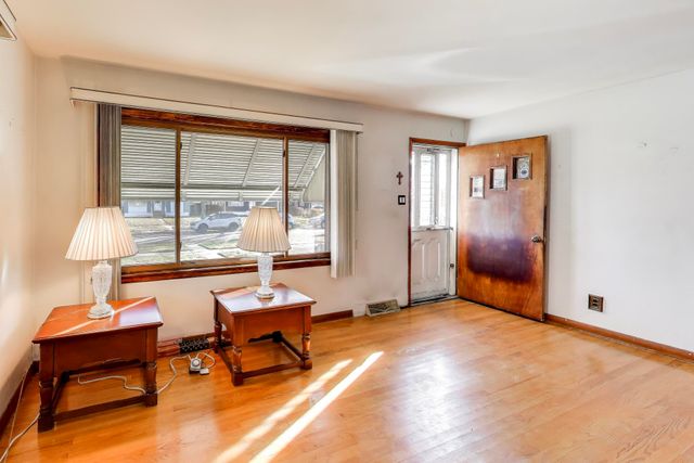 5506 Wegg Avenue, East Chicago, IN 46312