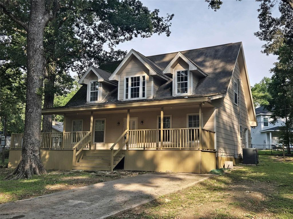 6005 Beech Drive, Montgomery, TX 77316