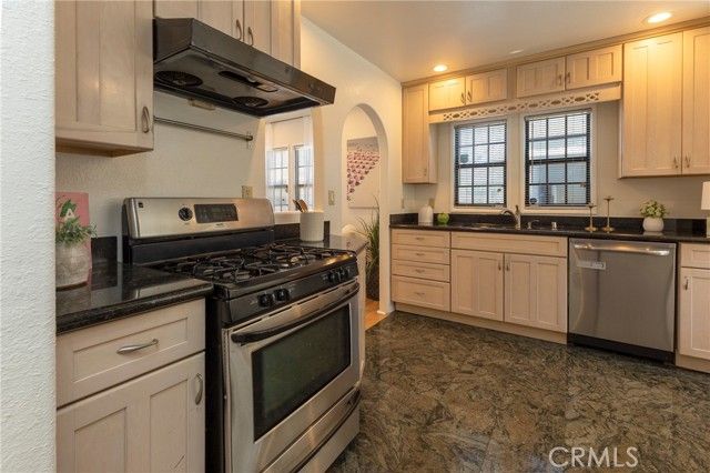 2416 E 10th, Long Beach, CA 90804