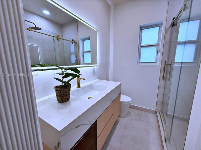 775 NE 76th St, Miami, FL 33138