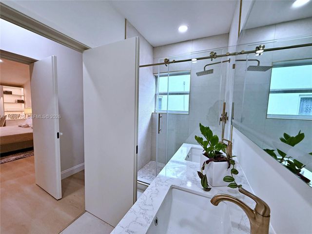 775 NE 76th St, Miami, FL 33138