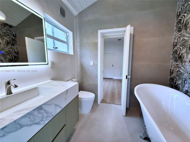 775 NE 76th St, Miami, FL 33138