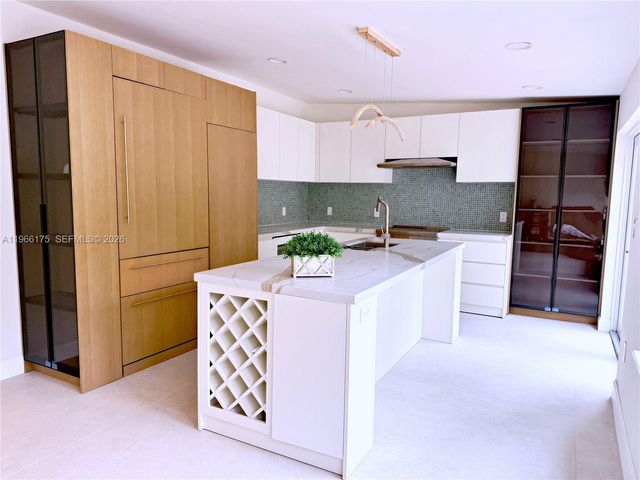 775 NE 76th St, Miami, FL 33138