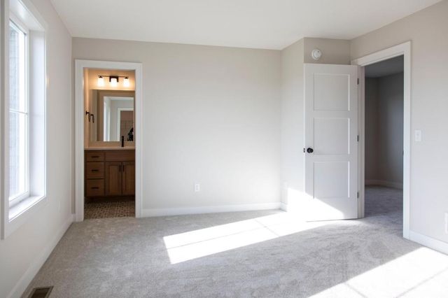 5910 Freeland Alcove N, Hugo, MN 55038