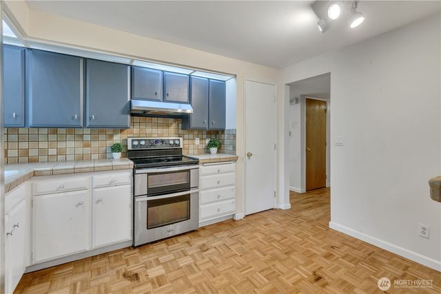 16325 SE 27th Street, Bellevue, WA 98008