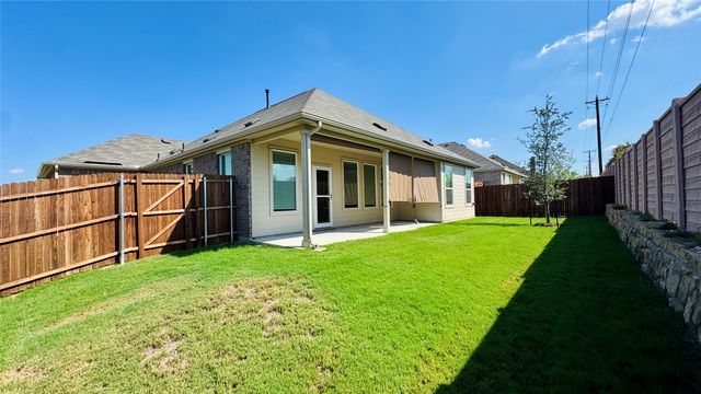 113 Loving Trail, Justin, TX 76247