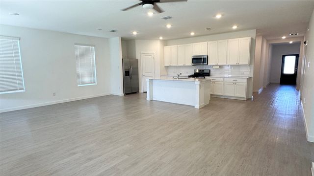 113 Loving Trail, Justin, TX 76247