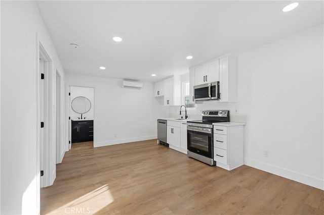 570 E 9th, Pomona, CA 91766