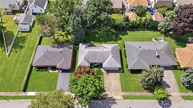 24 Pinecliff Drive, Rochester, NY 14609