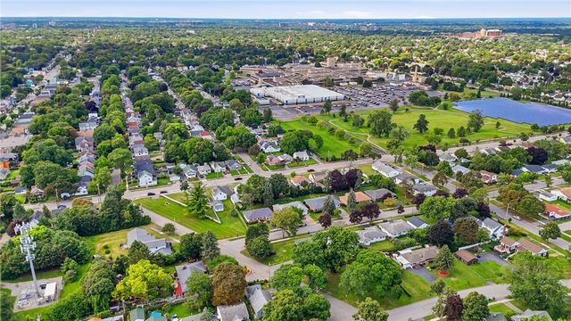 24 Pinecliff Drive, Rochester, NY 14609