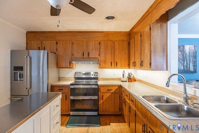 11623 Cox Rd, Church Road, VA 23833