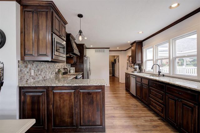 1207 N Broadway Avenue, Shawnee, OK 74801