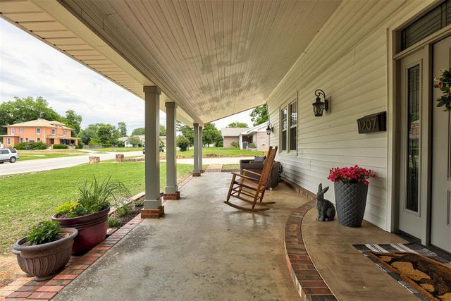 1207 N Broadway Avenue, Shawnee, OK 74801