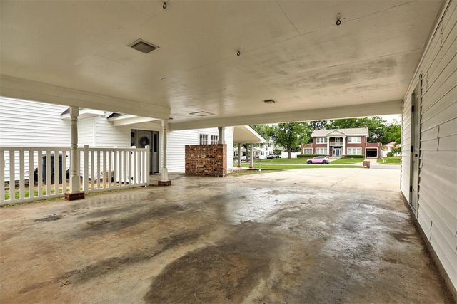 1207 N Broadway Avenue, Shawnee, OK 74801