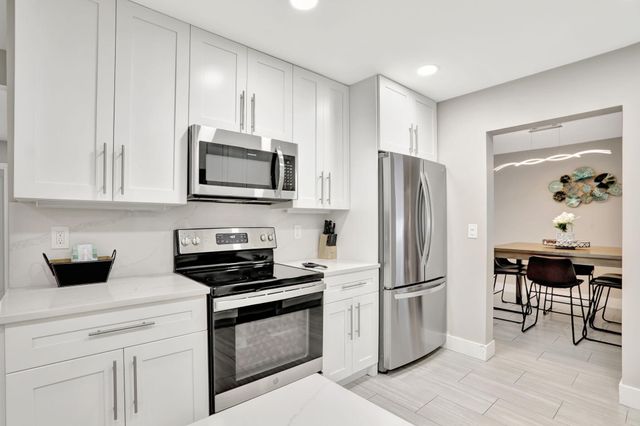1035 NW 5TH Avenue, Boca Raton, FL 33432