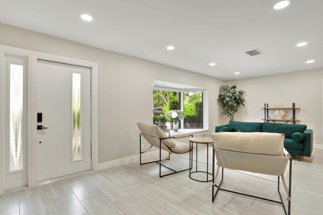 1035 NW 5TH Avenue, Boca Raton, FL 33432