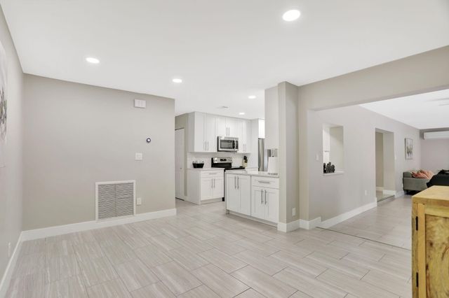 1035 NW 5TH Avenue, Boca Raton, FL 33432