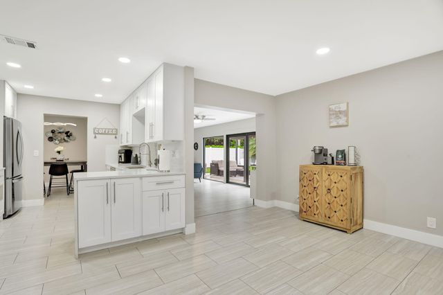 1035 NW 5TH Avenue, Boca Raton, FL 33432
