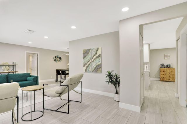 1035 NW 5TH Avenue, Boca Raton, FL 33432