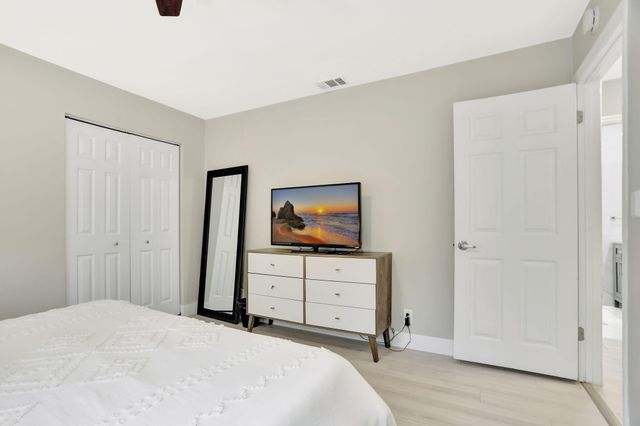 1035 NW 5TH Avenue, Boca Raton, FL 33432