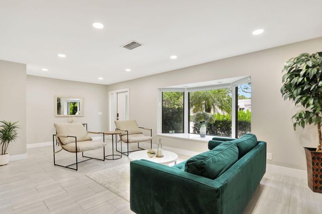 1035 NW 5TH Avenue, Boca Raton, FL 33432