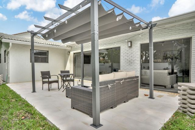 1035 NW 5TH Avenue, Boca Raton, FL 33432
