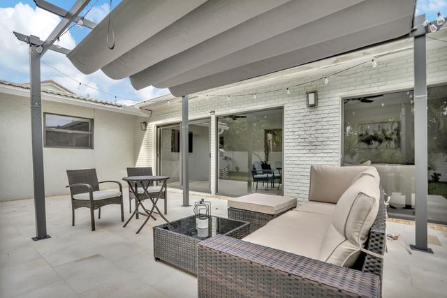 1035 NW 5TH Avenue, Boca Raton, FL 33432