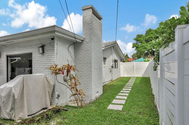 1035 NW 5TH Avenue, Boca Raton, FL 33432
