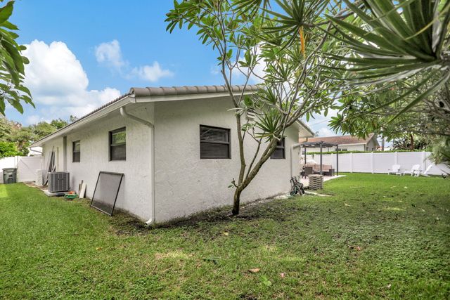 1035 NW 5TH Avenue, Boca Raton, FL 33432