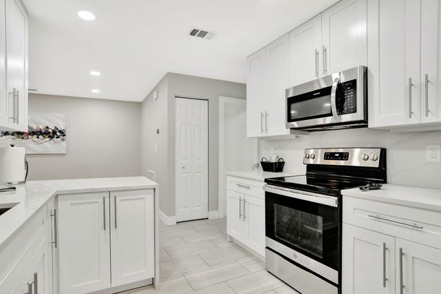 1035 NW 5TH Avenue, Boca Raton, FL 33432
