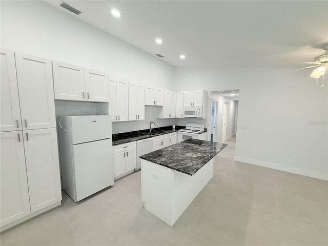 1013 3RD STREET W, Bradenton, FL 34205