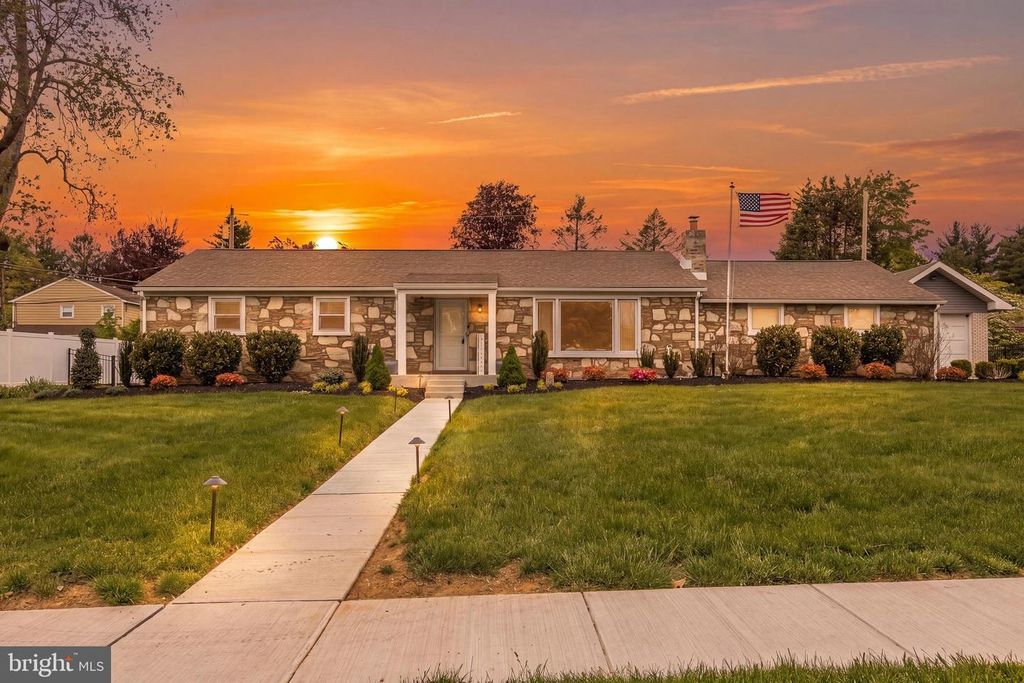 3936 MARTIN RD, Huntingdon Valley, PA 19006