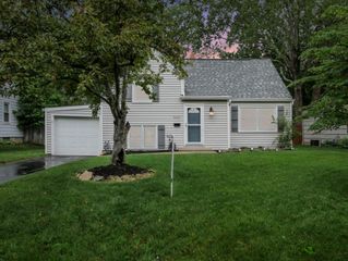 945 Francis Avenue, Columbus, OH 43209