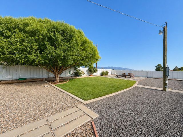 145 Manzano View Road, Los Lunas, NM 87031