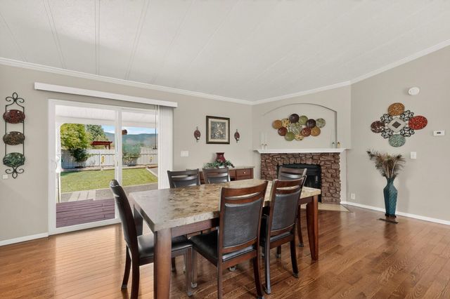 145 Manzano View Road, Los Lunas, NM 87031