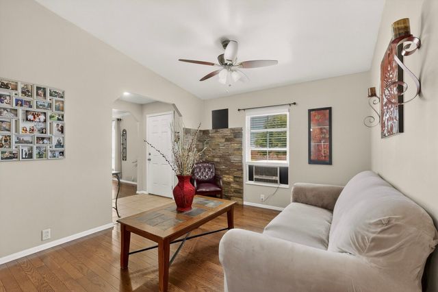 145 Manzano View Road, Los Lunas, NM 87031