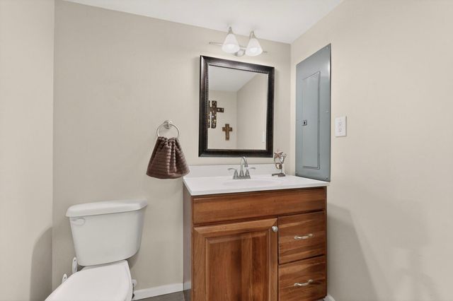145 Manzano View Road, Los Lunas, NM 87031