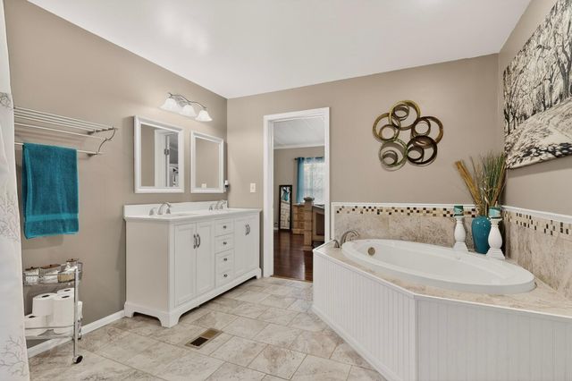 145 Manzano View Road, Los Lunas, NM 87031
