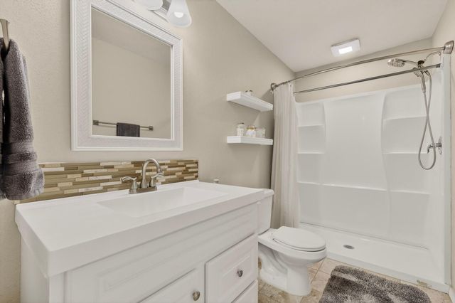 145 Manzano View Road, Los Lunas, NM 87031