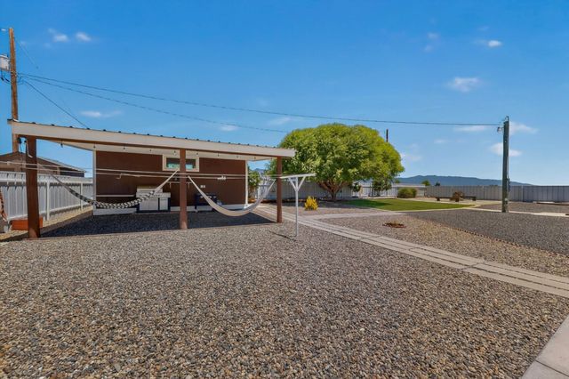 145 Manzano View Road, Los Lunas, NM 87031