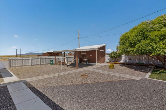145 Manzano View Road, Los Lunas, NM 87031
