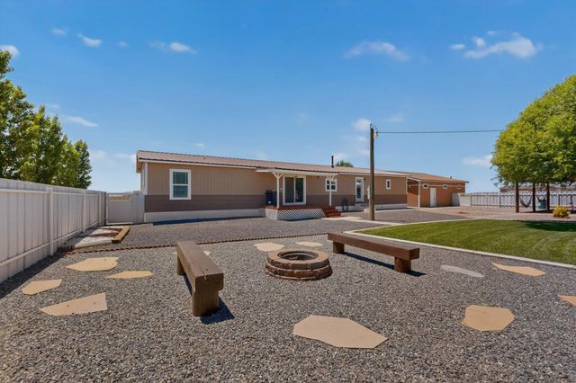 145 Manzano View Road, Los Lunas, NM 87031