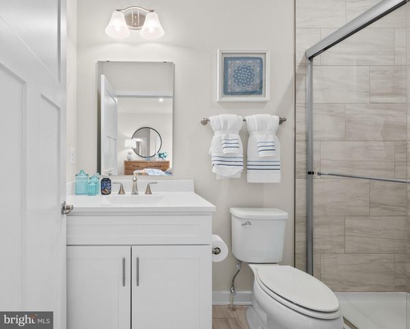 100 FREEMAN ST, Ranson, WV 25438