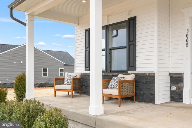 100 FREEMAN ST, Ranson, WV 25438